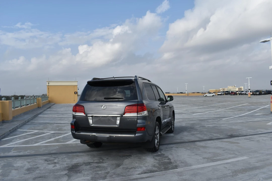 2013 Lexus LX 3rd Gen - Image 17 of 31