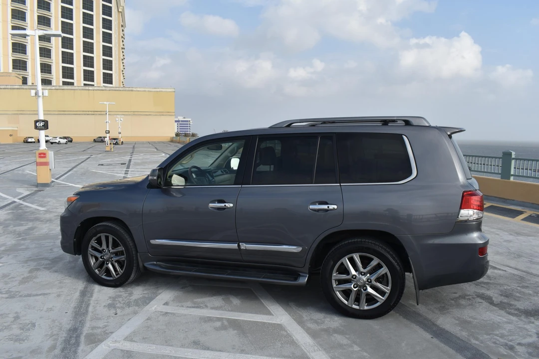 2013 Lexus LX 3rd Gen - Image 23 of 31