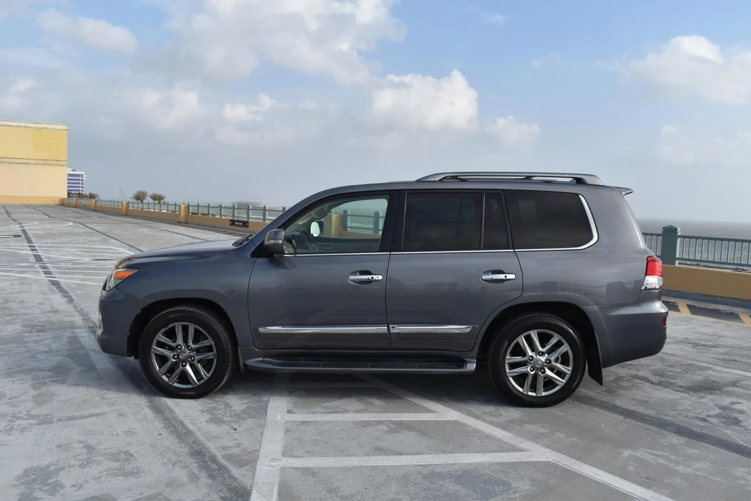 2013 Lexus LX 3rd Gen - Image 24 of 31
