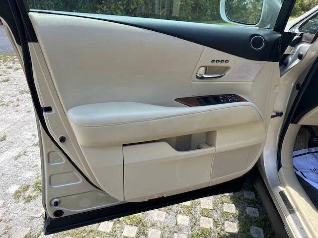 2013 Lexus RX 3rd Gen - Image 10 of 21