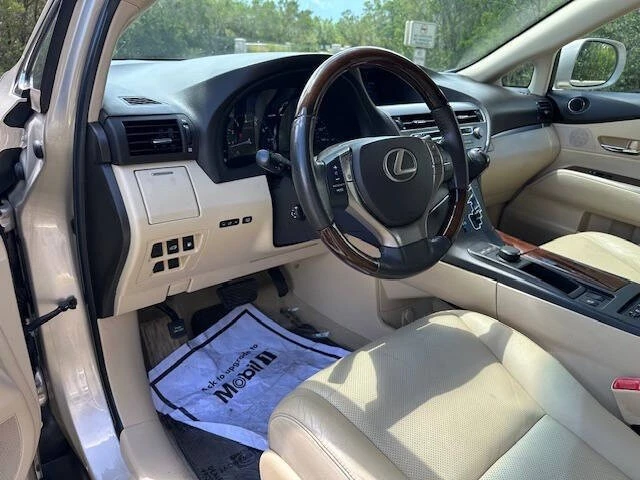 2013 Lexus RX 3rd Gen - Image 11 of 21