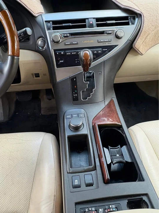 2013 Lexus RX 3rd Gen - Image 6 of 10