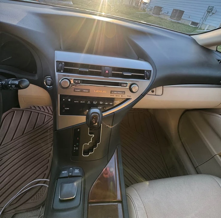 2013 Lexus RX 3rd Gen - Image 11 of 13
