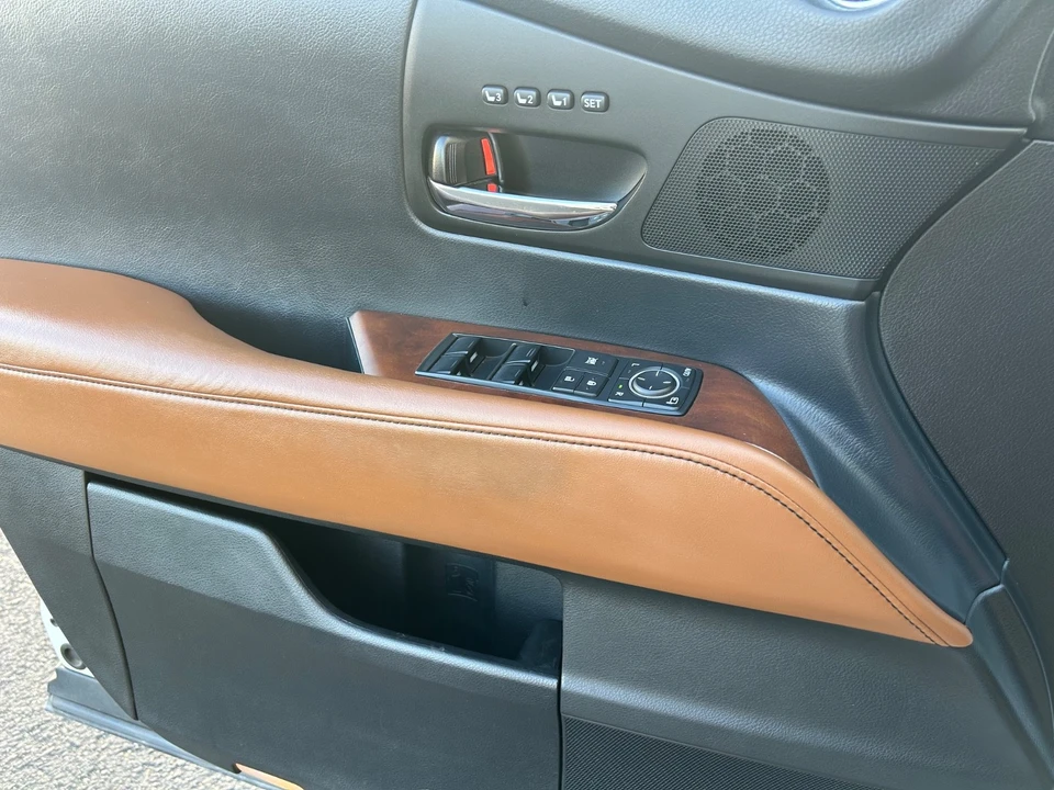 2013 Lexus RX 3rd Gen - Image 17 of 20