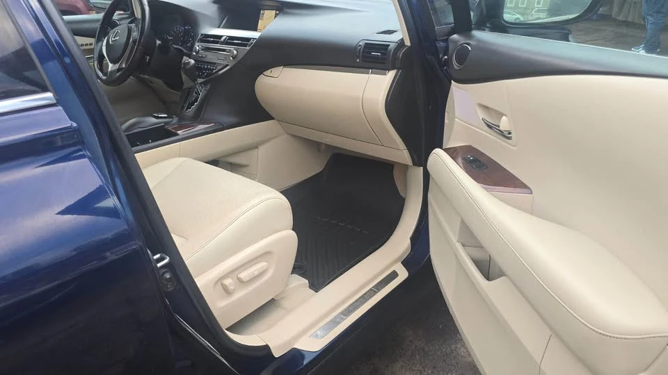 2013 Lexus RX 3rd Gen - Image 11 of 17
