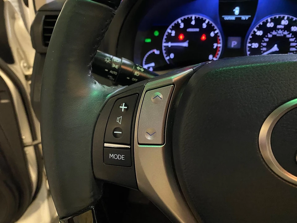2013 Lexus RX 3rd Gen - Image 19 of 31