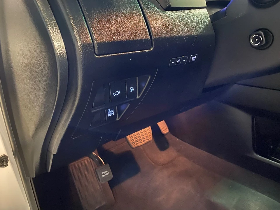 2013 Lexus RX 3rd Gen - Image 25 of 31