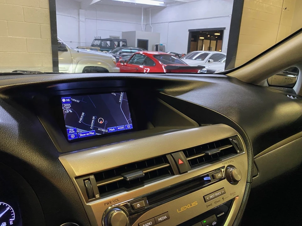 2013 Lexus RX 3rd Gen - Image 21 of 31