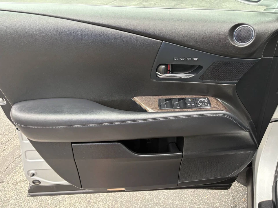 2013 Lexus RX 3rd Gen - Image 10 of 17