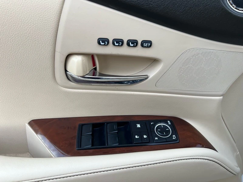 2013 Lexus RX 3rd Gen - Image 12 of 21