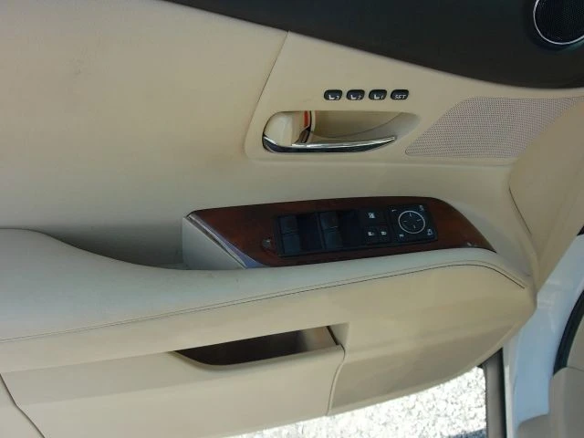 2013 Lexus RX 3rd Gen - Image 12 of 21