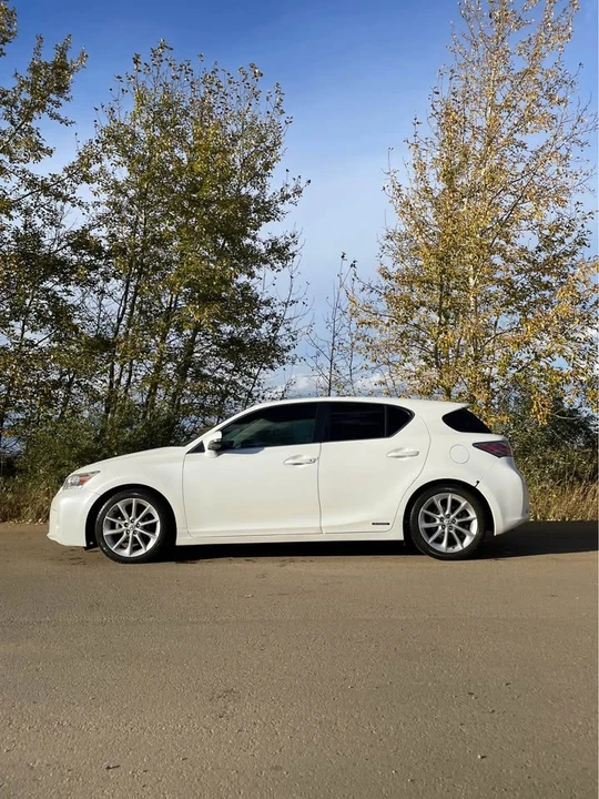 2013 Lexus CT - Image 4 of 4