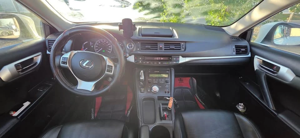 2013 Lexus CT - Image 16 of 19