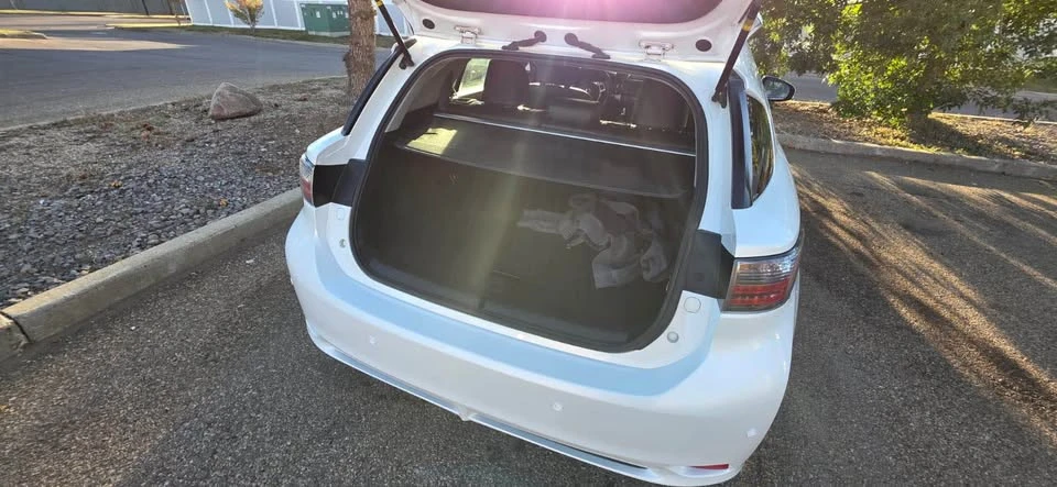 2013 Lexus CT - Image 12 of 19