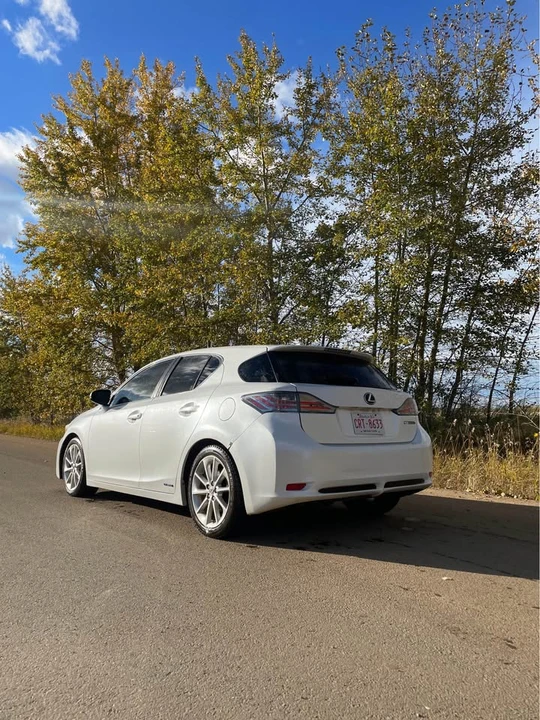 2013 Lexus CT - Image 3 of 4