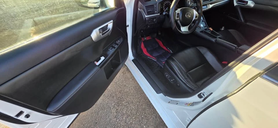 2013 Lexus CT - Image 7 of 19