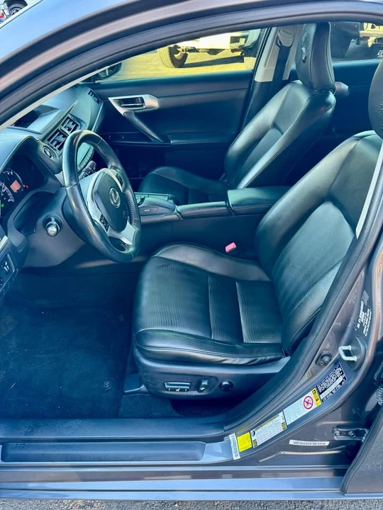2013 Lexus CT - Image 3 of 10