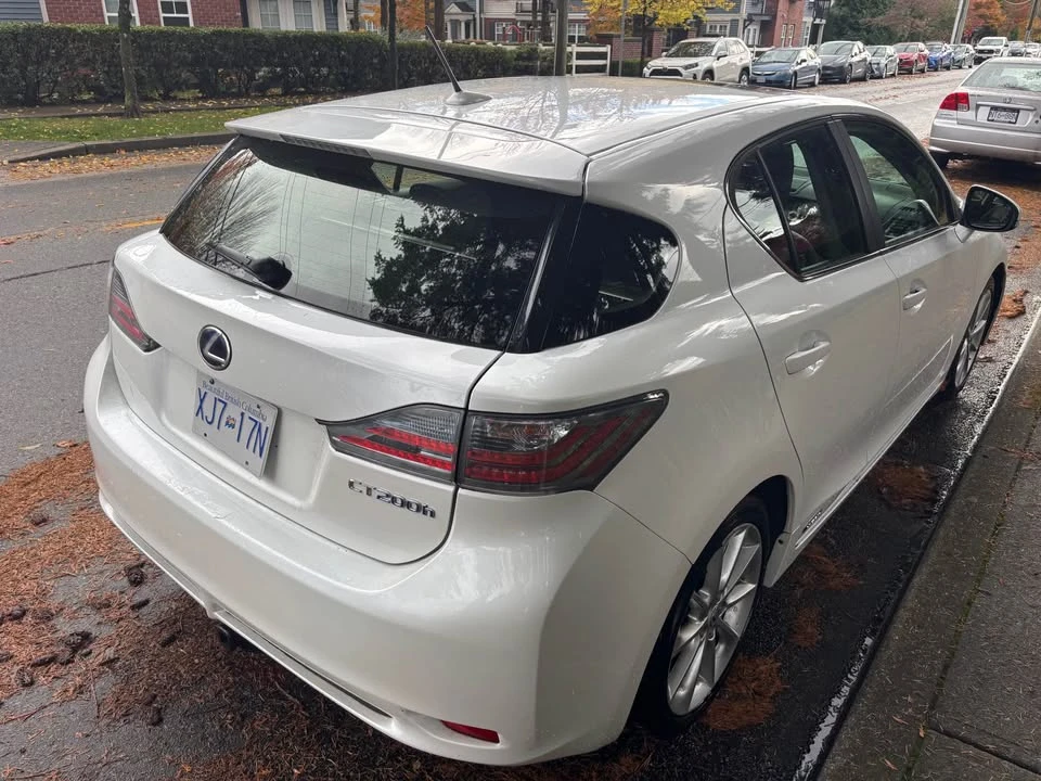 2013 Lexus CT - Image 5 of 14