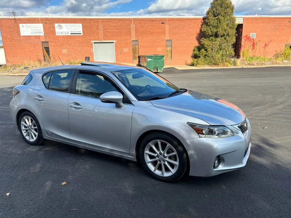 2013 Lexus CT - Image 2 of 9