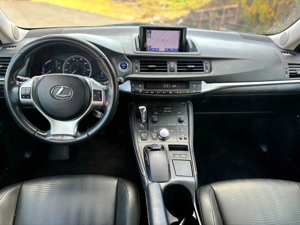 2013 Lexus CT - Image 7 of 9