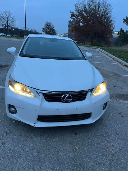 2013 Lexus CT - Image 9 of 12