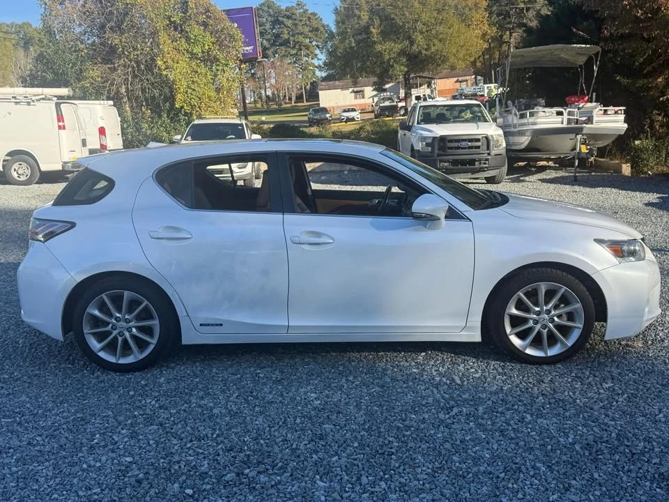 2013 Lexus CT - Image 2 of 8