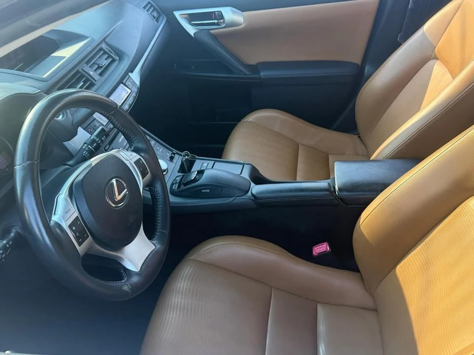 2013 Lexus CT - Image 6 of 8