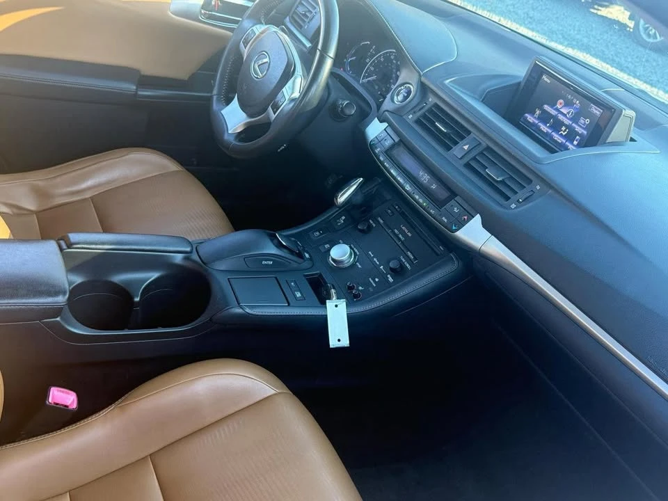 2013 Lexus CT - Image 8 of 8