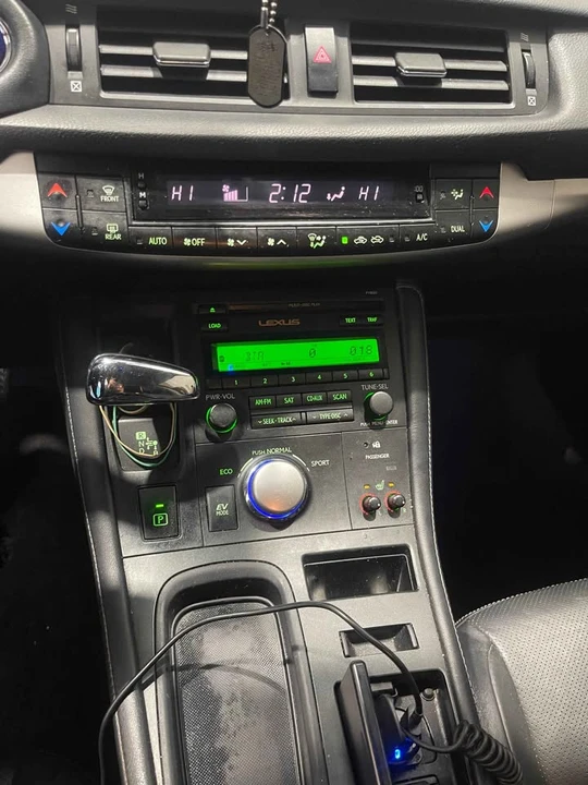 2013 Lexus CT - Image 6 of 8