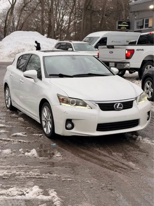 2013 Lexus CT - Image 2 of 7