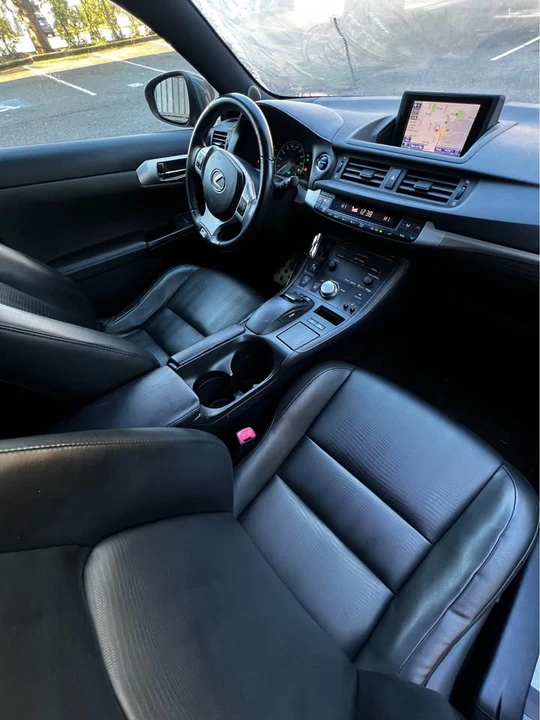 2013 Lexus CT - Image 8 of 13
