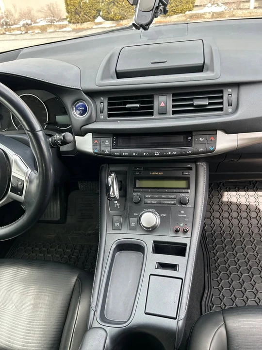 2013 Lexus CT - Image 11 of 12