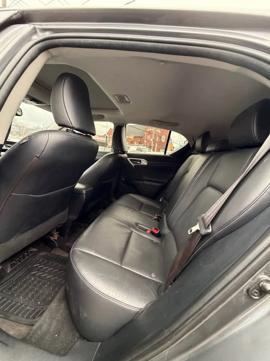 2013 Lexus CT - Image 11 of 20