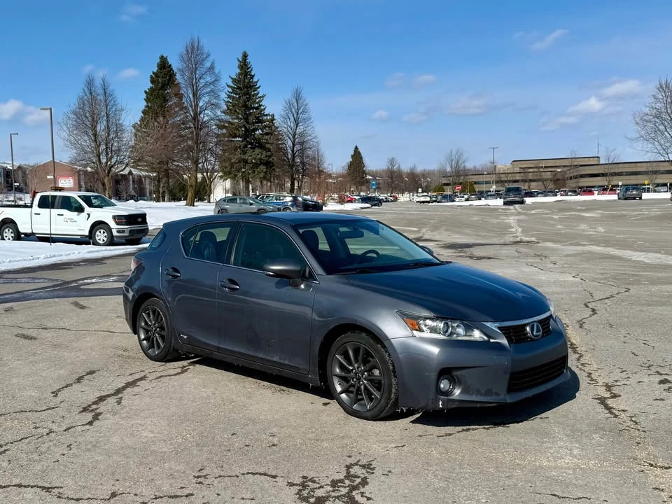 2013 Lexus CT - Image 2 of 8