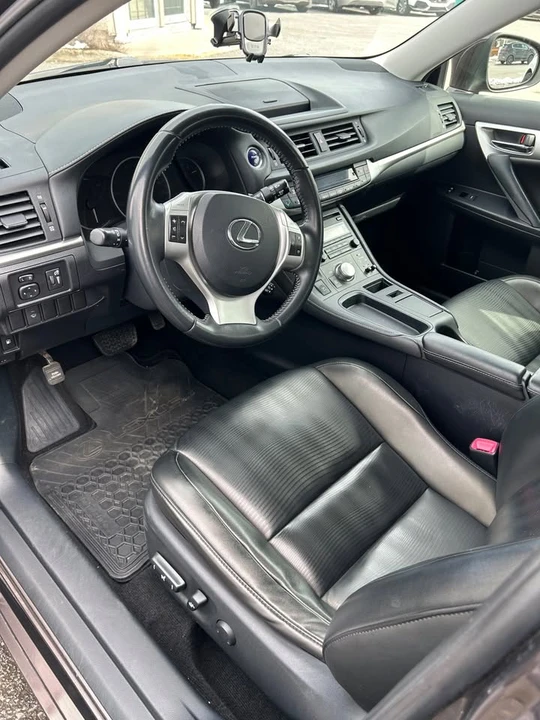 2013 Lexus CT - Image 10 of 12