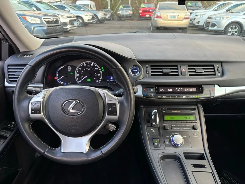 2013 Lexus CT - Image 15 of 20