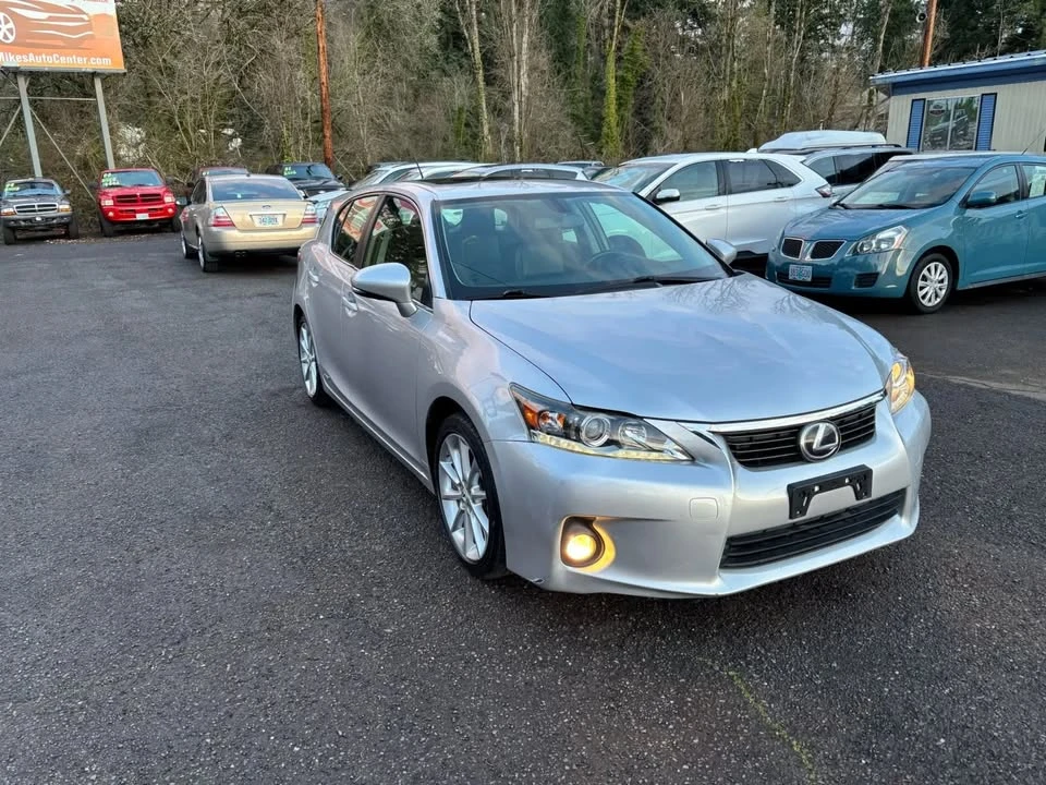 2013 Lexus CT - Image 9 of 20