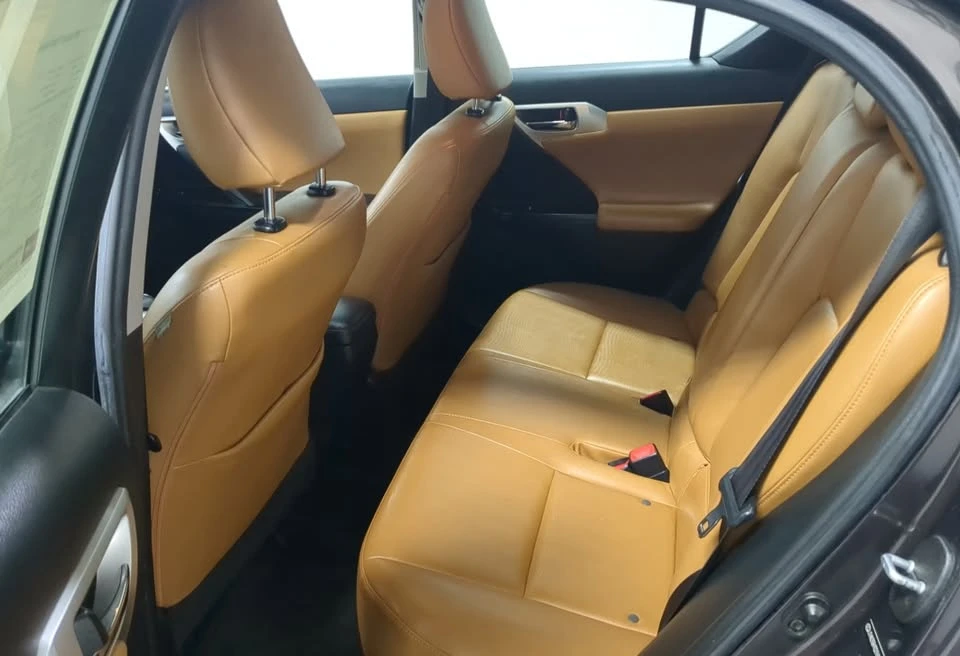 2013 Lexus CT - Image 7 of 7