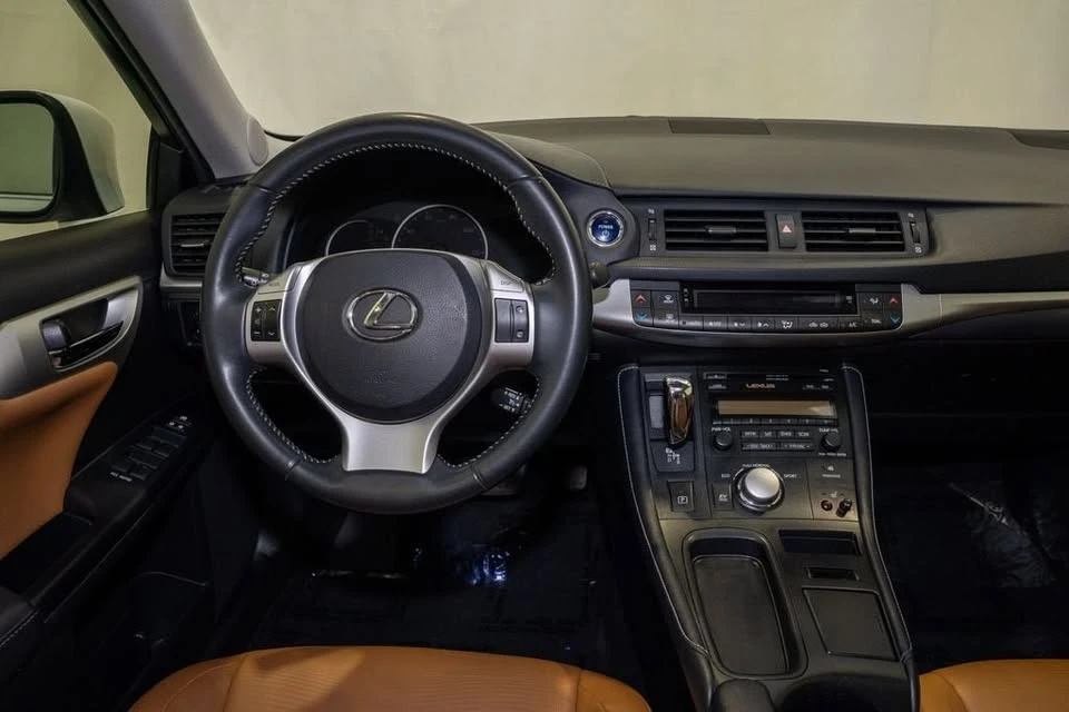 2013 Lexus CT - Image 4 of 8
