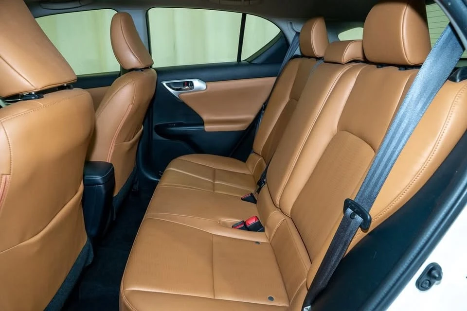 2013 Lexus CT - Image 6 of 8