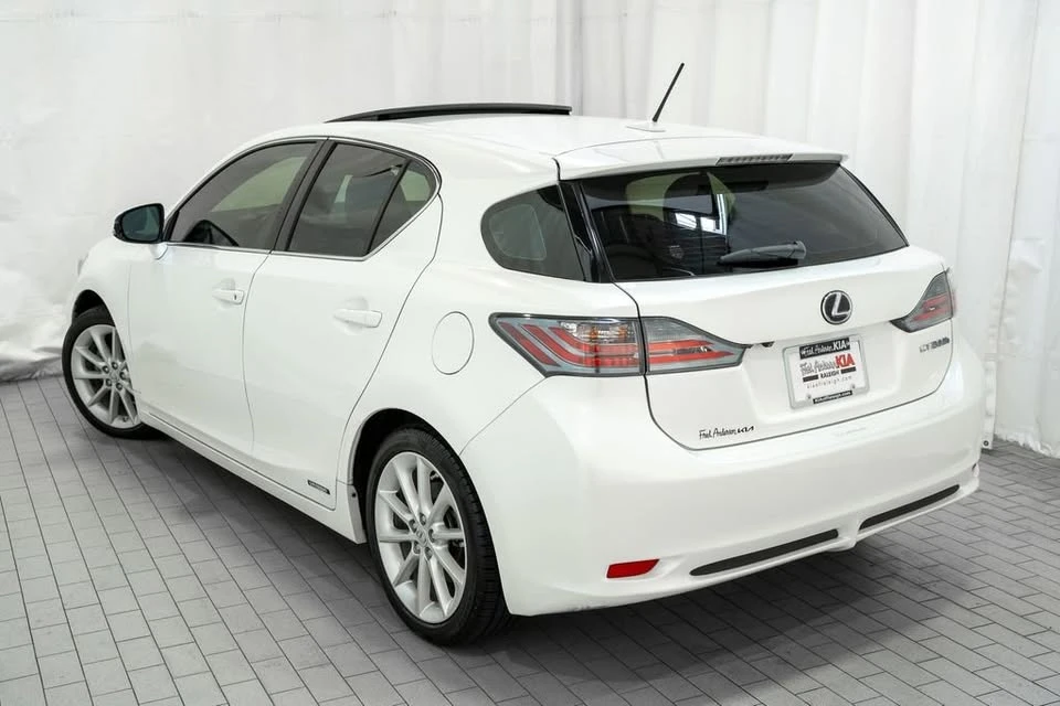 2013 Lexus CT - Image 2 of 8