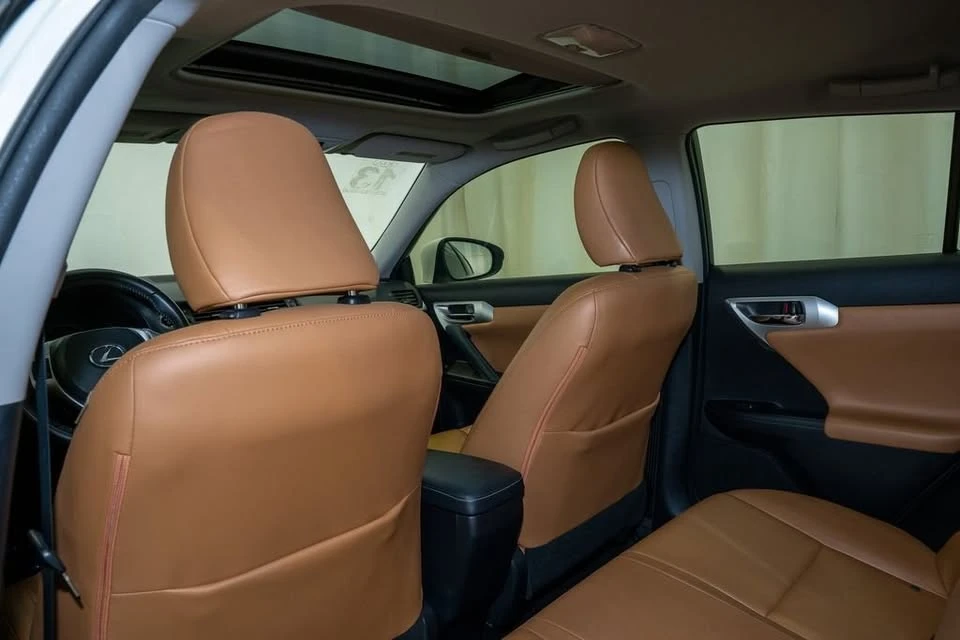 2013 Lexus CT - Image 7 of 8