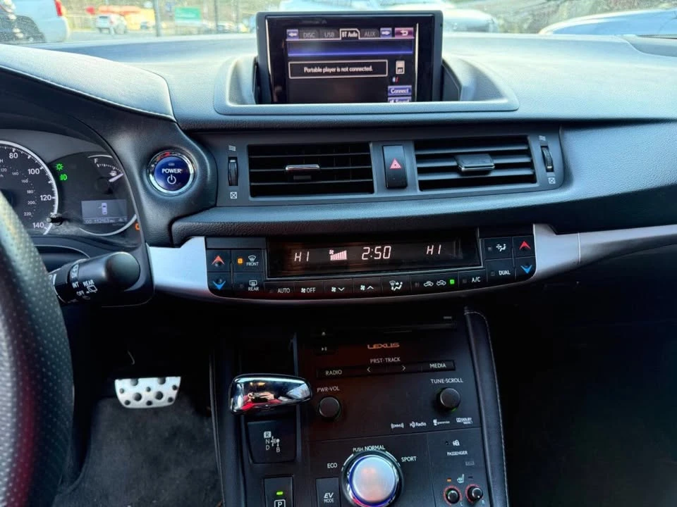 2013 Lexus CT - Image 19 of 20