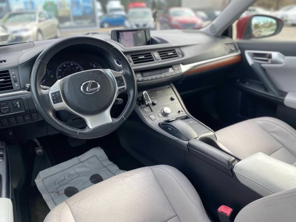 2013 Lexus CT - Image 12 of 19