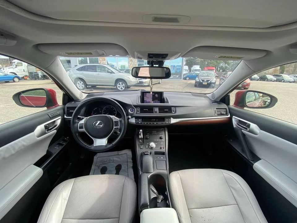 2013 Lexus CT - Image 13 of 19