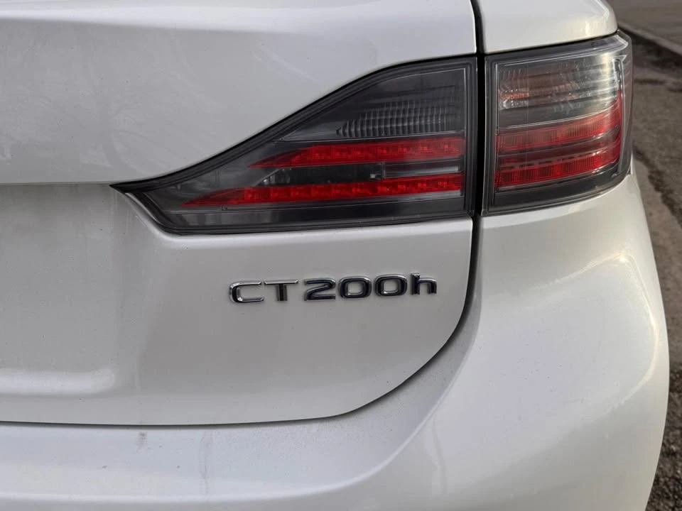 2013 Lexus CT - Image 17 of 19