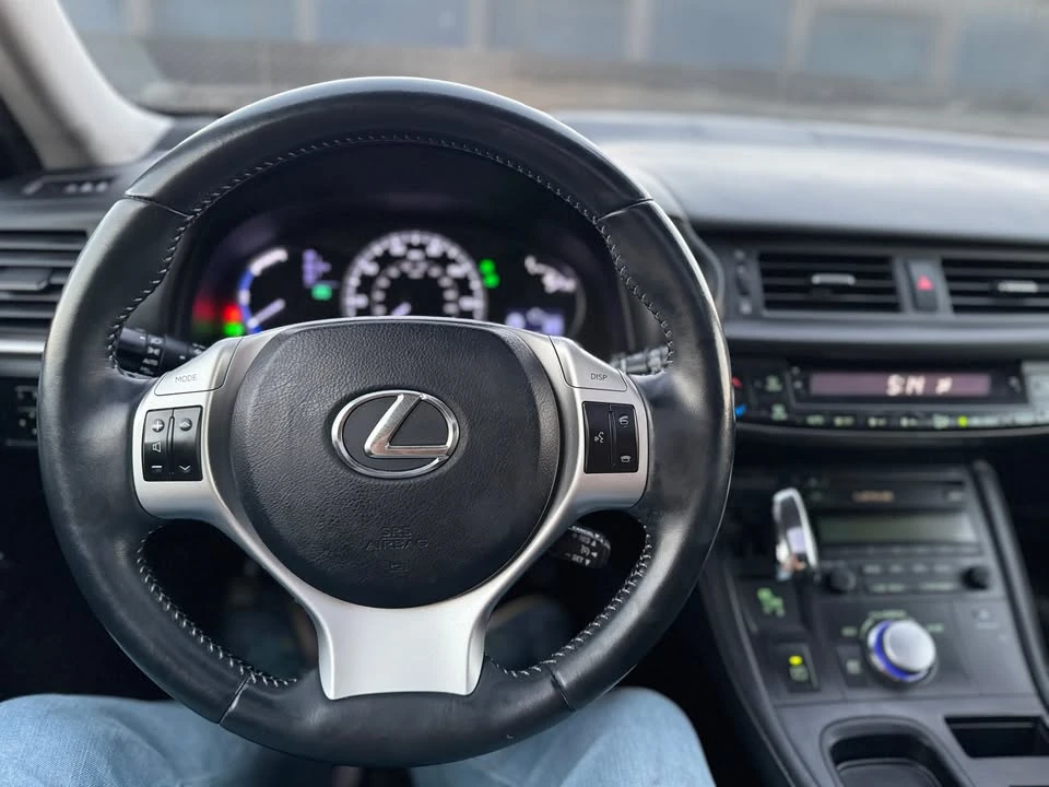 2013 Lexus CT - Image 18 of 19