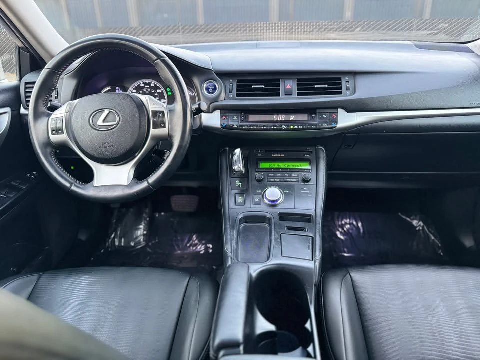 2013 Lexus CT - Image 10 of 19