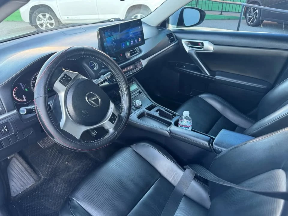 2013 Lexus CT - Image 4 of 5