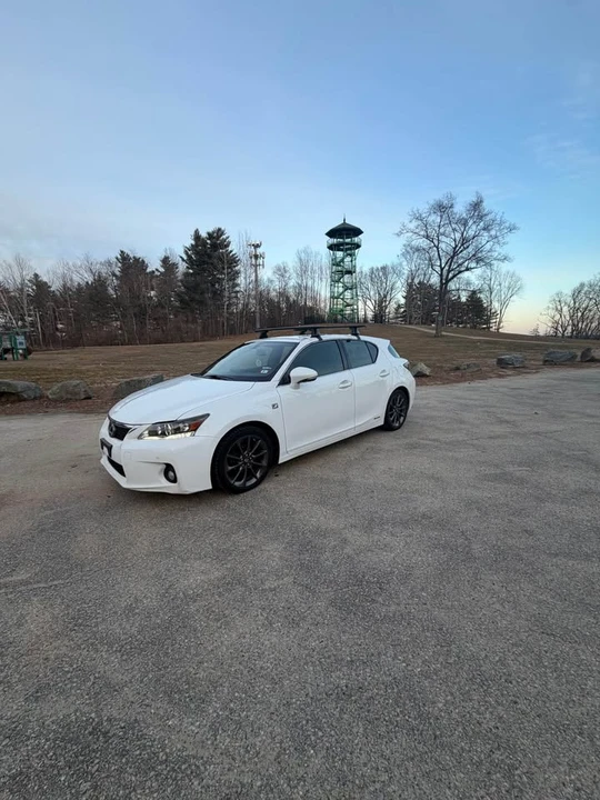 2013 Lexus CT - Image 2 of 10